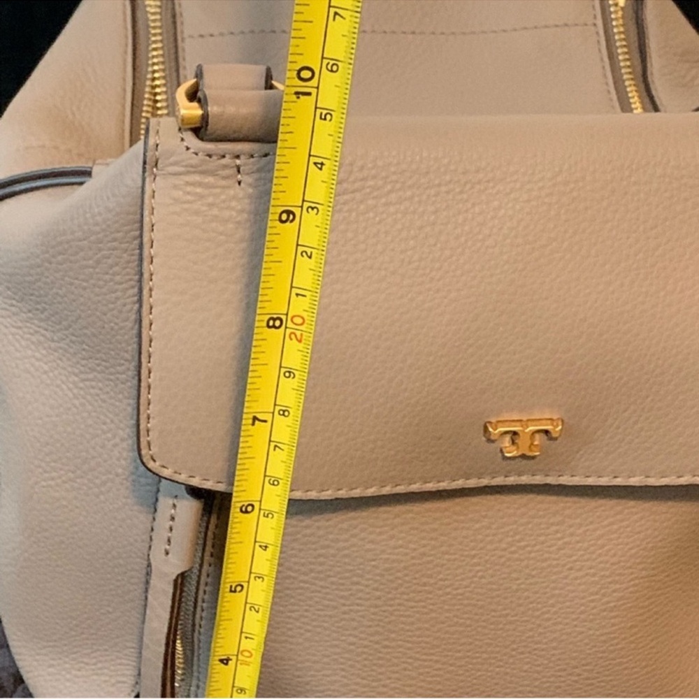 Tory Burch Gold and Tan Crossbody Bag with Structured Design - Picture 12 of 15